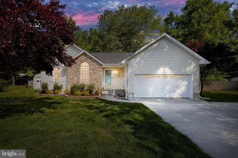 213 Meadow Ave, Colonial Beach, VA 22443