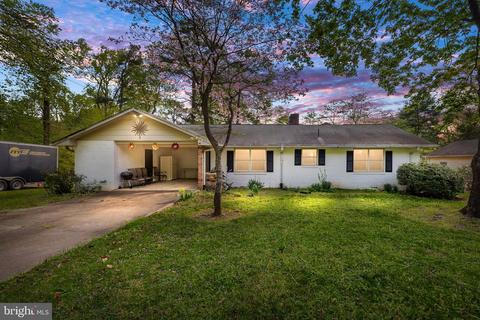 5 Poland St, Montross, VA 22520