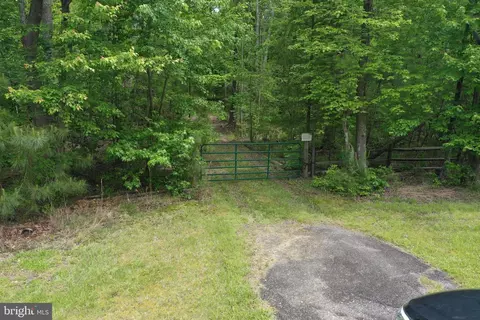 5 Longfield Road, Colonial Beach, VA 22443