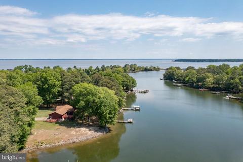 53 Cabin Point Dr, Montross, VA 22520