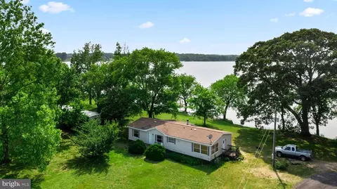 2490 Layton Landing Rd, Colonial Beach, VA 22443