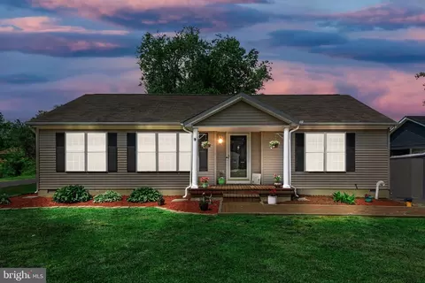 11 Sunset Cir, Colonial Beach, VA 22443