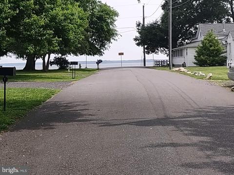 0 5th St, Colonial Beach, VA 22443