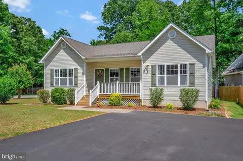454 Wakefield Dr, Colonial Beach, VA 22443