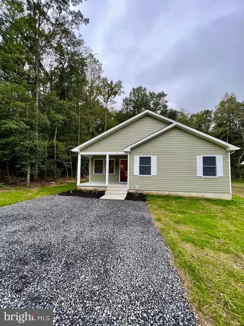889 Albrough Blvd, Colonial Beach, VA 22443