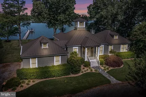 520 Peaceful Hbr, Hague, VA 22469