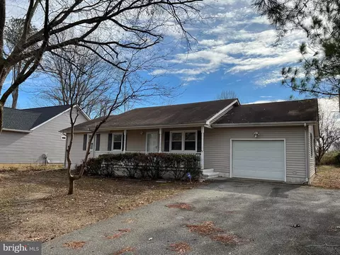 186 Clearview Dr, Colonial Beach, VA 22443