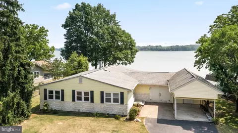 1243 Federal Farm Rd, Montross, VA 22520