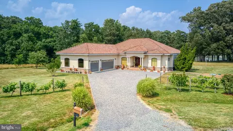 365 Wilton Farm Rd, Hague, VA 22469