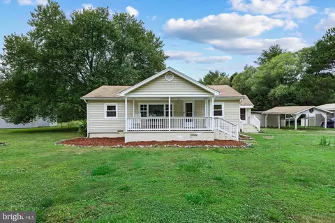 1110 Mattox Ave, Colonial Beach, VA 22443