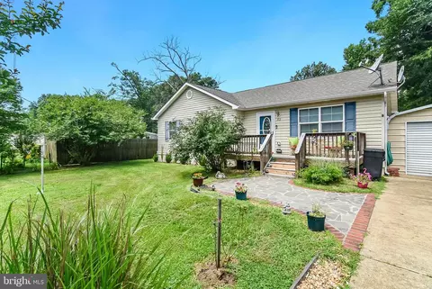 353 7th St, Colonial Beach, VA 22443