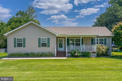 861 Monument Dr, Montross, VA 22520