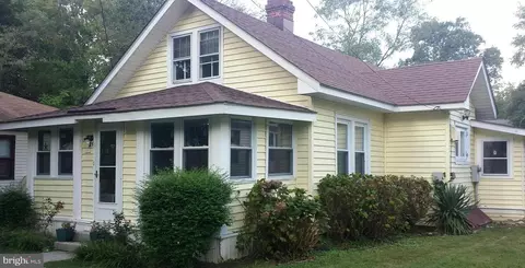 25 11th St, Colonial Beach, VA 22443