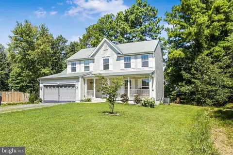 215 Dogwood Ave, Colonial Beach, VA 22443