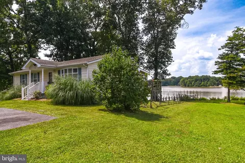 331 Buena Vista Dr, Colonial Beach, VA 22443