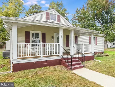 1021 Lossing Ave, Colonial Beach, VA 22443