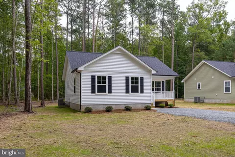 308 Shorewood Dr, Colonial Beach, VA 22443