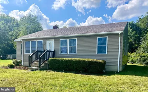 1856 Crookhorn, Montross, VA 22520