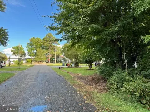 Monroe Dr, Colonial Beach, VA 22443