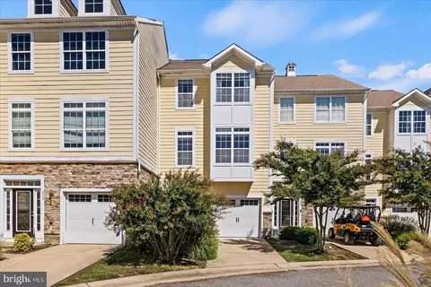 211 Monroe Pt, Colonial Beach, VA 22443