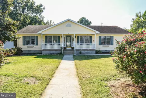 3007 Riverview Dr, Colonial Beach, VA 22443