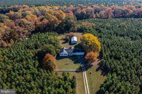 1020 Coles Point Rd, Hague, VA 22469
