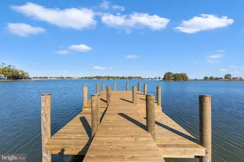 1000 Shore Dr, Colonial Beach, VA 22443