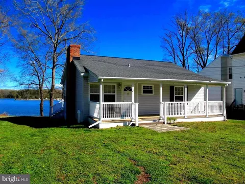 149 Mattox Ave, Colonial Beach, VA 22443