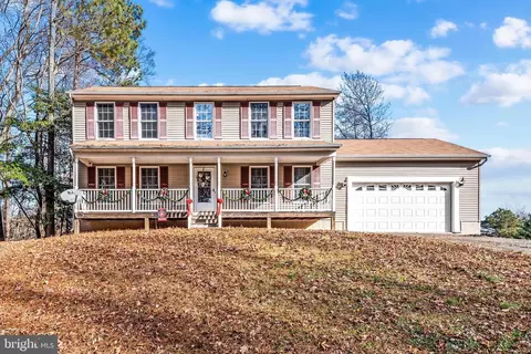 311 Baypointe Dr, Montross, VA 22520