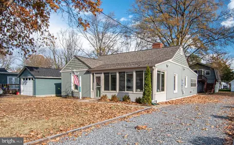 1008 Bancroft Ave, Colonial Beach, VA 22443