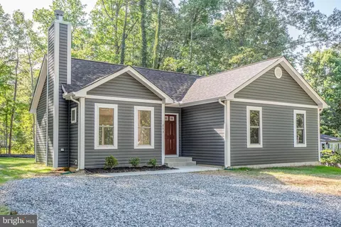 145 Woodbine Dr, Colonial Beach, VA 22443