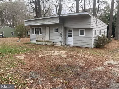 279 Westmoreland Blvd, Hague, VA 22469