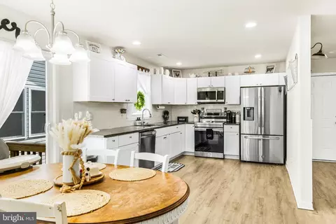 13 Birch Ln, Colonial Beach, VA 22443