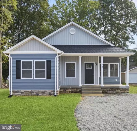 1424 Lakeview Dr, Colonial Beach, VA 22443