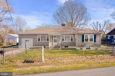 518 Bancroft Ave, Colonial Beach, VA 22443