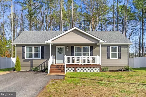 92 Rustic Ln, Colonial Beach, VA 22443