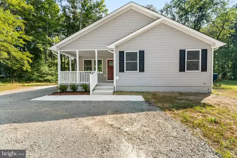 150 Laurel Ln, Colonial Beach, VA 22443