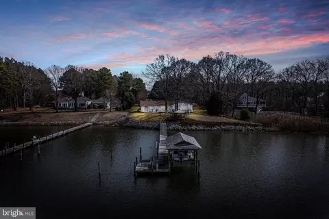 534 Peaceful Harbor Ln, Hague, VA 22469