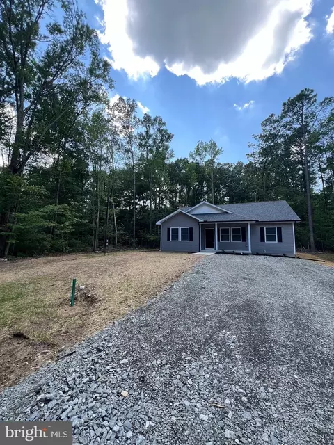 587 Forest Grove Rd, Colonial Beach, VA 22443