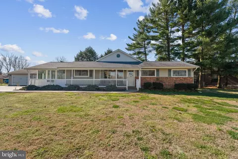 46 Blackwell Rd, Colonial Beach, VA 22443