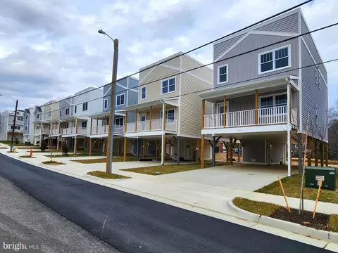 221 Wilder Ave, Colonial Beach, VA 22443