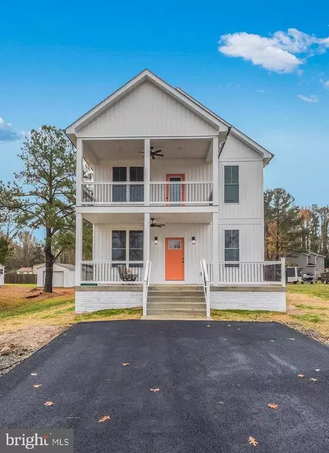 188 Mattox Ave, Colonial Beach, VA 22443