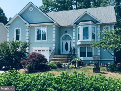211 Santa Maria Ave, Colonial Beach, VA 22443