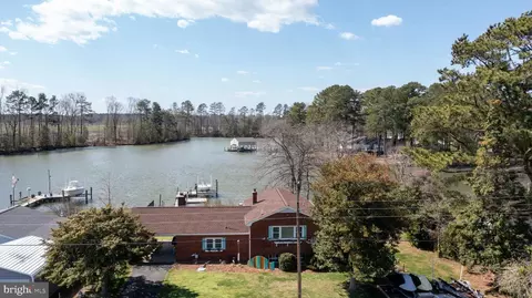 208 Bluebird Rd, Hague, VA 22469