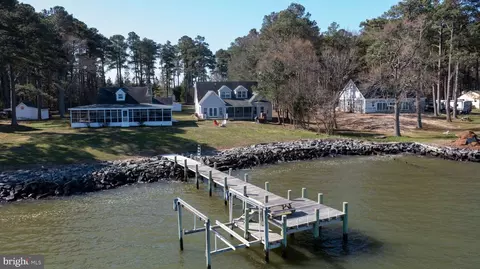 1098 Salisbury Park, Hague, VA 22469