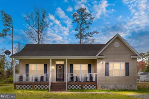 339 Monroe Dr, Colonial Beach, VA 22443