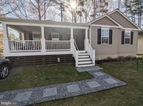 38 Westmoreland Dr, Colonial Beach, VA 22443