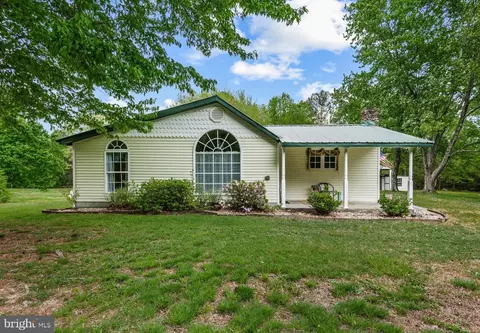 3178 Panorama Rd, Montross, VA 22520
