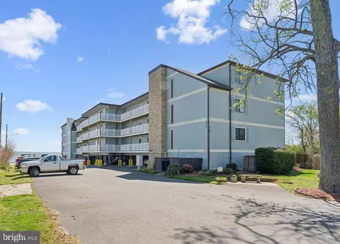 715 Washington Ave #5, Colonial Beach, VA 22443