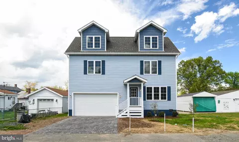 211 Hamilton St, Colonial Beach, VA 22443